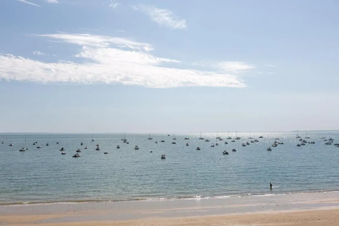 LES PIEDS DANS L'EAU - Bel appartement - Vue mer - 6 personnes Cancale