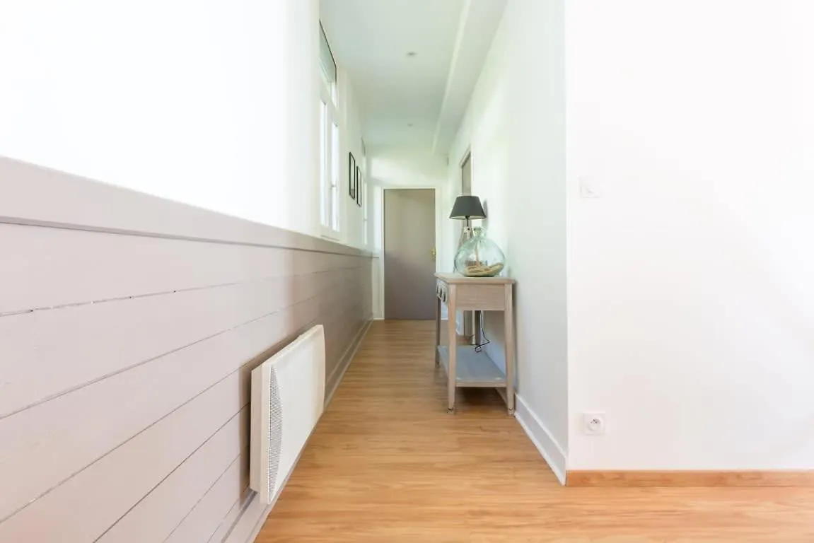 LES PIEDS DANS L'EAU - Bel appartement - Vue mer - 6 personnes Cancale 0*,