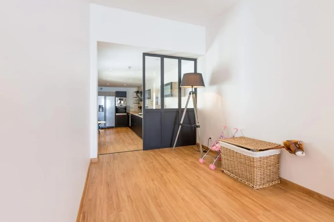 LES PIEDS DANS L'EAU - Bel appartement - Vue mer - 6 personnes Cancale 0*,  France